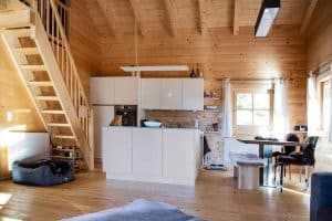 Ferienhaus - Blockhaus von innen – Küche