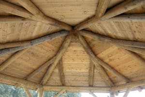 Aussichtspavillon-für-einen-Wildpark-Dachkonstrukiton