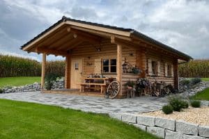 hochwertiges Gartenhaus Blockhaus - Partyhütte und Proberaum für Musiker