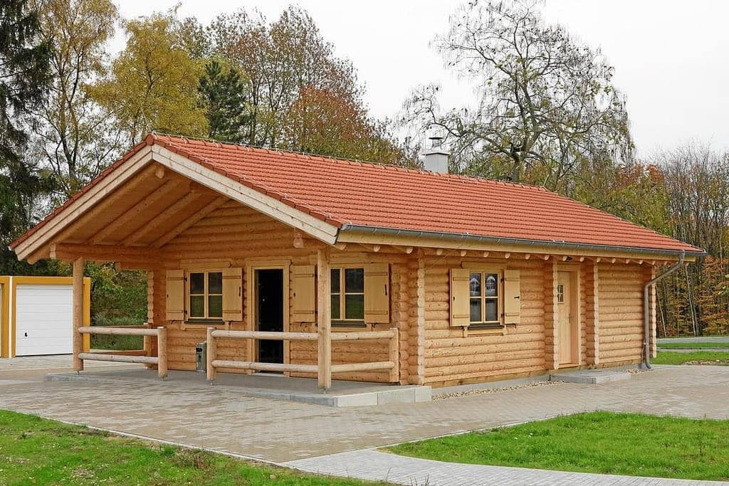 Verpflegungshuette für Jugendtreff-Blockhaus aus Rundholz